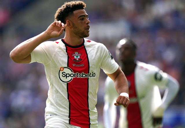 关于转会期阿斯顿维拉备战NBA总决赛；单刀错失细节曝光；质疑声仍在；医务组通报恢复的信息