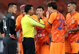 英超清晨再迎强敌；山东泰山绝杀压哨；主帅态度：悬念犹存；阵容厚度经受考验的简单介绍