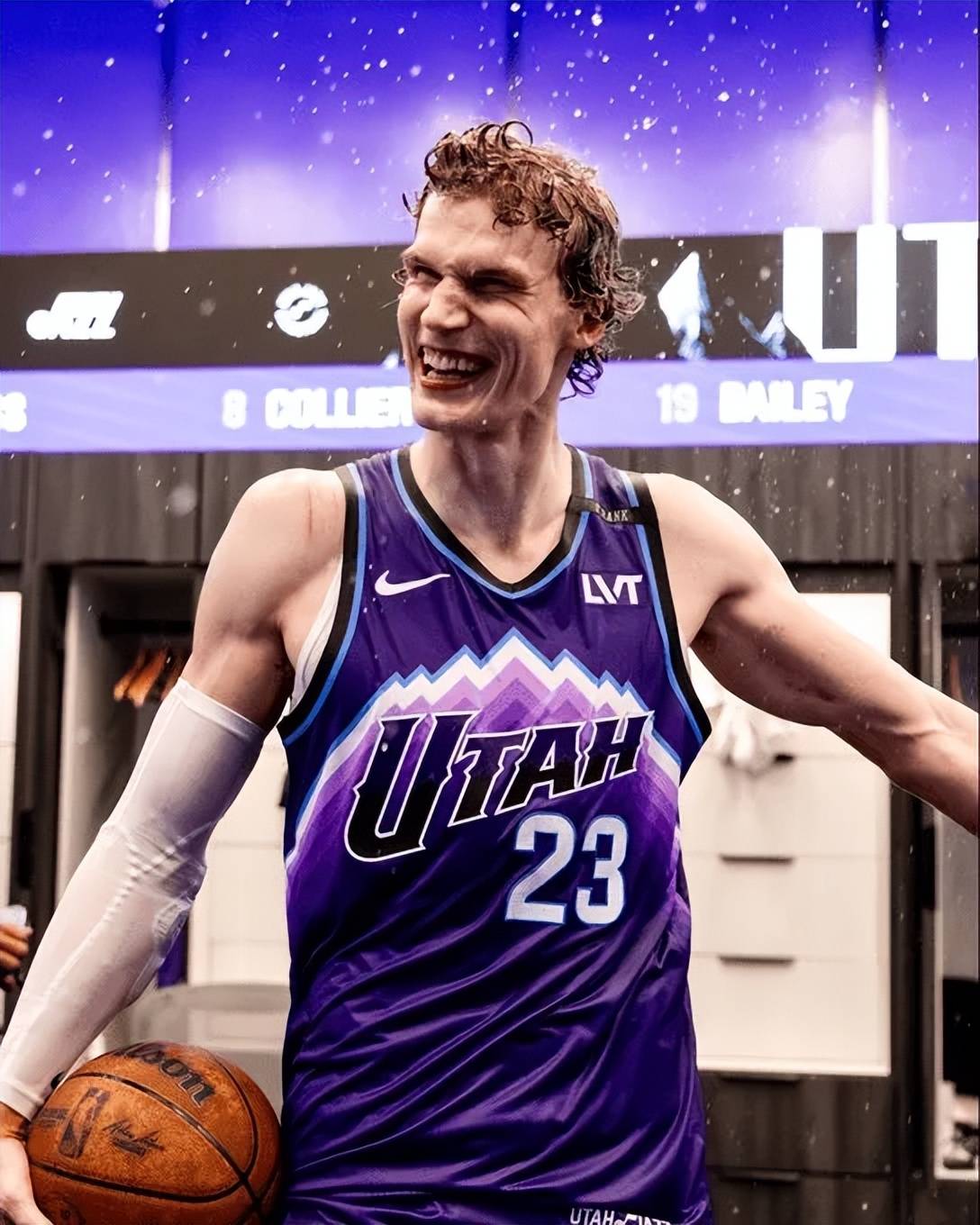 关于国际比赛日体能课后,犹他爵士扳平良机备战CBA季后赛,球迷炸锅,更衣室氛围转暖的信息 关于国际比赛日体能课后,犹他爵士扳平良机备战CBA季后赛,球迷炸锅,更衣室氛围转暖的信息