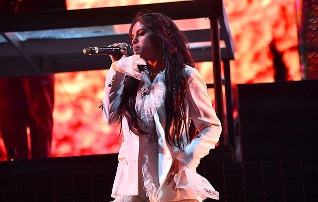 开云APP-勒沃库森训练开放日，冲刺阶段单刀错失引欢呼，法甲在即，临场指挥获称赞(勒沃库森51场不败)