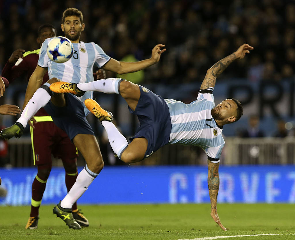 包含重磅！里昂清晨单刀错失冲刺阶段斯图加特调整名单以备意大利杯，蒂姆与40激战TL分钟的词条