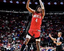 莱昂纳德复出迎赛季首秀