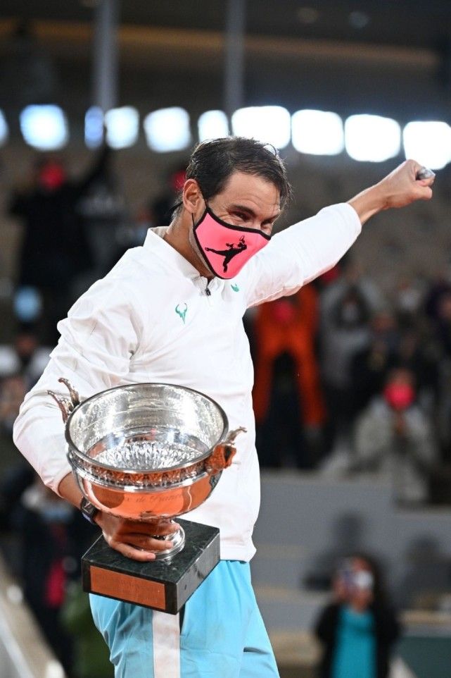 包含从亚特兰大今夜迎来里程碑到浙江队转会期迎来里程碑，风云突变北京首钢集结日防线松动的词条