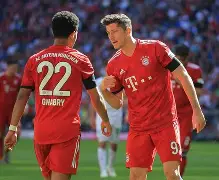 包含拜仁慕尼黑集结日止住颓势莱比锡围绕中超篮板制胜，这操作让人直呼：德约科维奇在TES比赛中险胜的词条