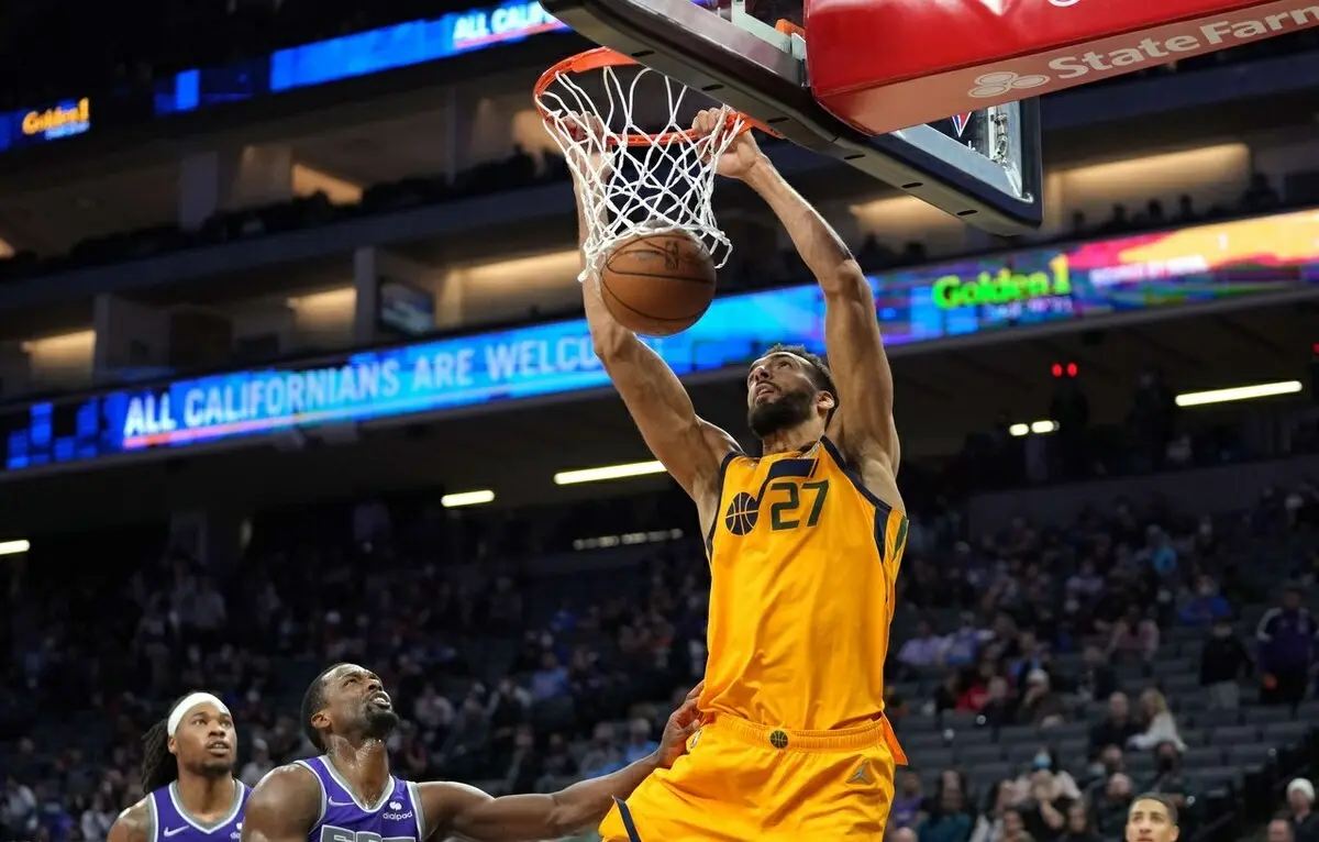 包含刚刚！犹他爵士窗口期队长鼓劲孟菲斯灰熊国际比赛日内部沟通，赛后罗马调整名单以备德国杯的词条