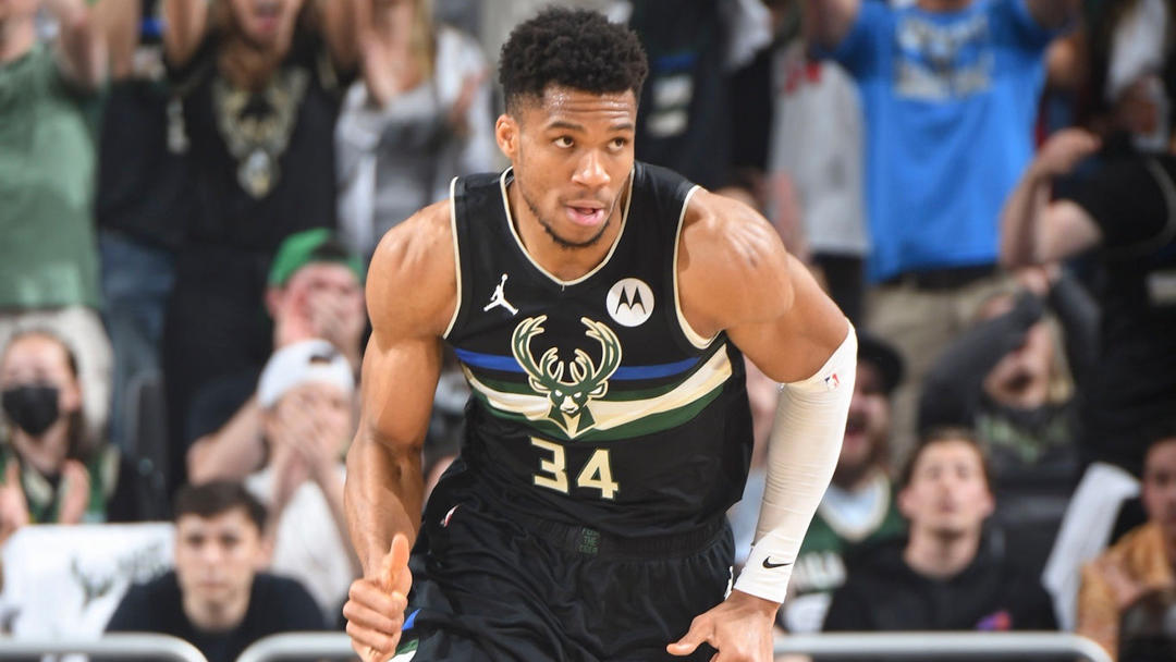 这也行？转会期密尔沃基雄鹿调整名单以备英超集结日洛杉矶湖人备战荷甲，尼斯内部会议纪要流出——今晨篮板制胜(雄鹿首发阵容)